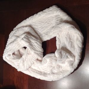 Tourance long infinity scarf, white NWOT